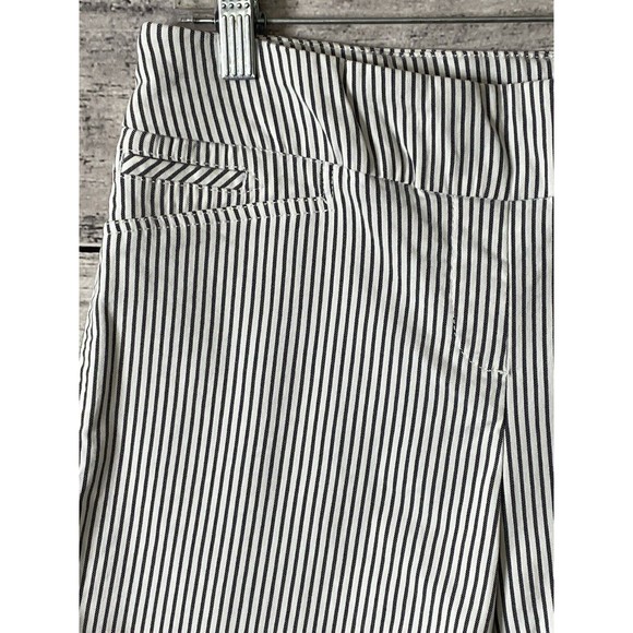 Lila Rose Shorts Womens Size Large Striped Bermuda Pull On Mid Rise Stretchy - Picture 2 of 9